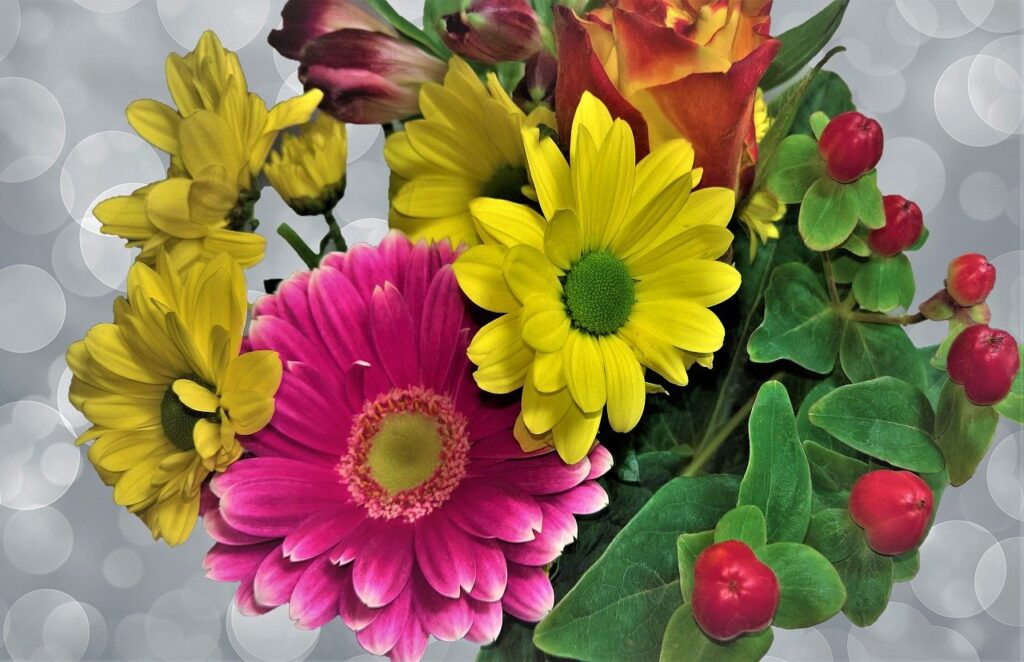Flowers Bouquet Gerbera Asters - monika1607 / Pixabay